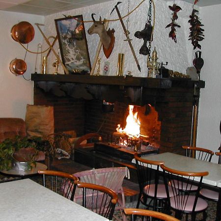 Le Taillon Hotel Gedre Bagian luar foto